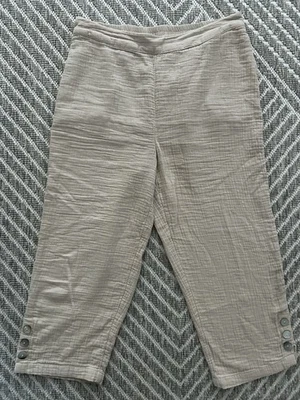 Pantalones Cortos Appleseed’s Gasa Arrugada Talla M Beige Botón Pierna Acentos Estilo Pull On Foto 1 de 4