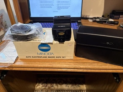 Minolta 80PX Auto Electroflash Macro Set - Image 1 of 4