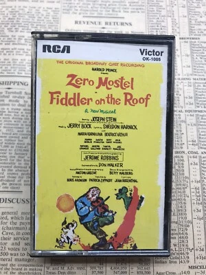 FIDDLER ON THE ROOF Zero Mostel CASSETTE TAPE Bea Arthur RCA OK-1005 - Image 1 of 4