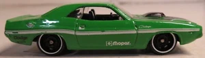 2017 Hot Wheels '70 Dodge Hemi Challenger Green Muscle Mania 1:64 Toy Race Car - Picture 1 of 15