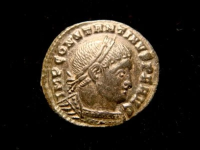 CONSTANTINE 1st. NUMMUS. Ticinum mint. SOLI INVICTO COMITI. SOL. Choice portrait - Image 1 of 2