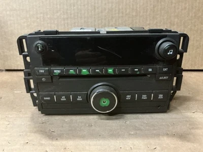 2009-2012 CHEVROLET TRAVERSE AM FM RADIO RECEIVER HEAD UNIT OEM 20935116 - Image 1 of 4