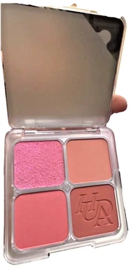 New HUDA BEAUTY Blush Filter Blurring Blushlighters Rose Berry Palette In Box - Image 1 of 2