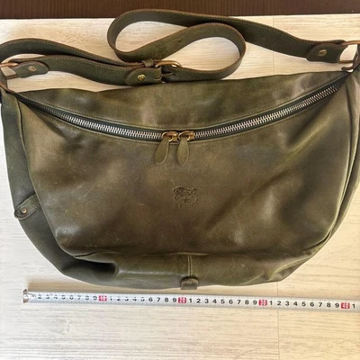Bolso de Hombro IL BISONTE Cuero Verde Oliva Correa Ajustable Usado Regalo Foto 1 de 4