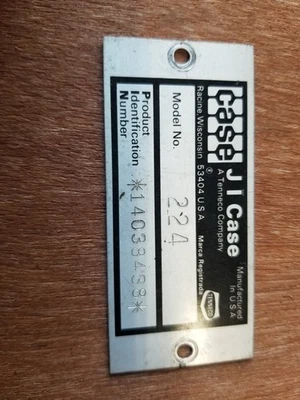 Placa de identificación para tractor de césped Case 224 cortacésped Ingersoll (115) Foto 1 de 2