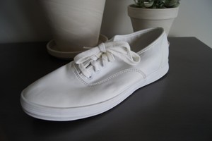 Zapatilla de Mujer con Plataforma Cuero Blanca Triple Kick Leather | Keds  Chile