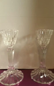 Par completo de velas de cristal de plomo base festoneada parte superior de tulipán  - Imagen 1 de 4