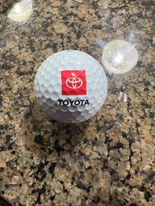 LOGO BOLA DE GOLF - (1) ORIGINAL AUTOMÓVIL TOYOTA - BOLA DE PRUEBA!!️ - Imagen 1 de 1