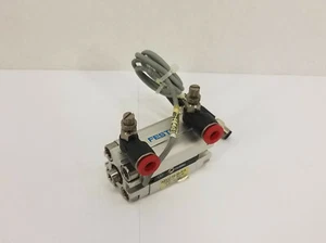 Festo ADVU-16-20-P-A (156510) Pneumatic Compact Cylinder 25mm Stroke + Sensors - Picture 1 of 12