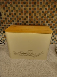 Cubo de pan crema vertical grande ahorro de espacio tabla de cortar de bambú tapa 34 x 19 x 25 - Imagen 1 de 5