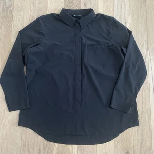 Athleta Urbanite Long Sleeve Button-Up Shirt Size XL Black Wrinkle Resistant - Picture 1 of 10