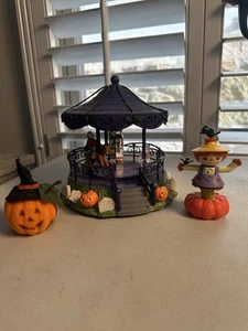 2008 Avon Halloween Light Up Moving Carousel With Spooky Sounds - Tested Works - Picture 1 of 7