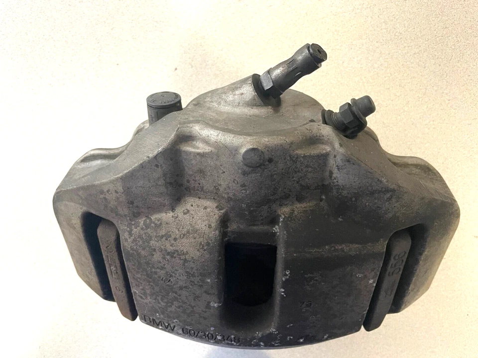 BMW 745i 750i E65 2000-2005 ~ Pinza de freno delantera derecha ~ 34116756304 Foto 1 de 4