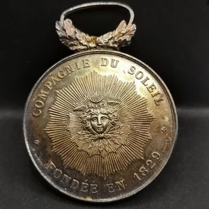 MEDAILLE ARGENT COMPAGNIE DU SOLEIL ASSURANCE INCENDIE FONDEE EN 1829 /39mm22.9g - Foto 1 di 5