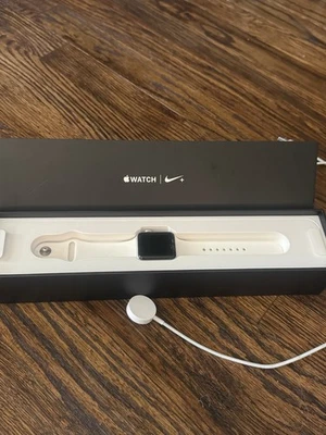 Apple Watch Series 2 Silver 38mm Aluminum Case GPS - Image 1 of 4