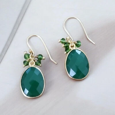Позолоченные серьги-капли с зеленым ониксом - Изображение 1 из 3