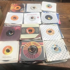Lot 220 +Vintage 45s Country & Rock Sleeves Untested - Picture 1 of 5