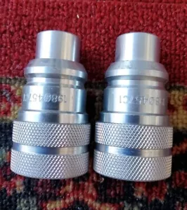 2 adaptadores hidráulicos de desconexión rápida para International 1980457C1 4070-4 8010-4 - Imagen 1 de 2