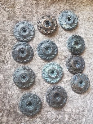Lote De 12 Rosetas De Colección Soid Copper 1 3/8" Diámetro Agujero Central Decoración Artesanía  Foto 1 de 3