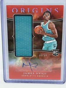 2023-24 Panini Origins Rookie Jersey Auto James Nnaji #RJA-NAJ Auto RC/99 Rosso - Foto 1 di 2