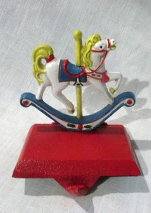 Medias navideñas de hierro fundido vintage carrusel caballo mecedor pintado a mano - Imagen 1 de 5