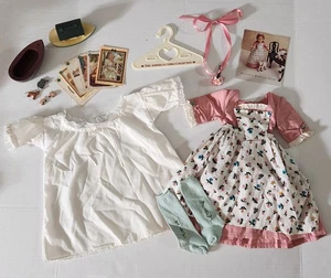 Pleasant Co Felicity Frühlingskleid, Schürze & Bommelband komplett + mehr - Bild 1 von 13