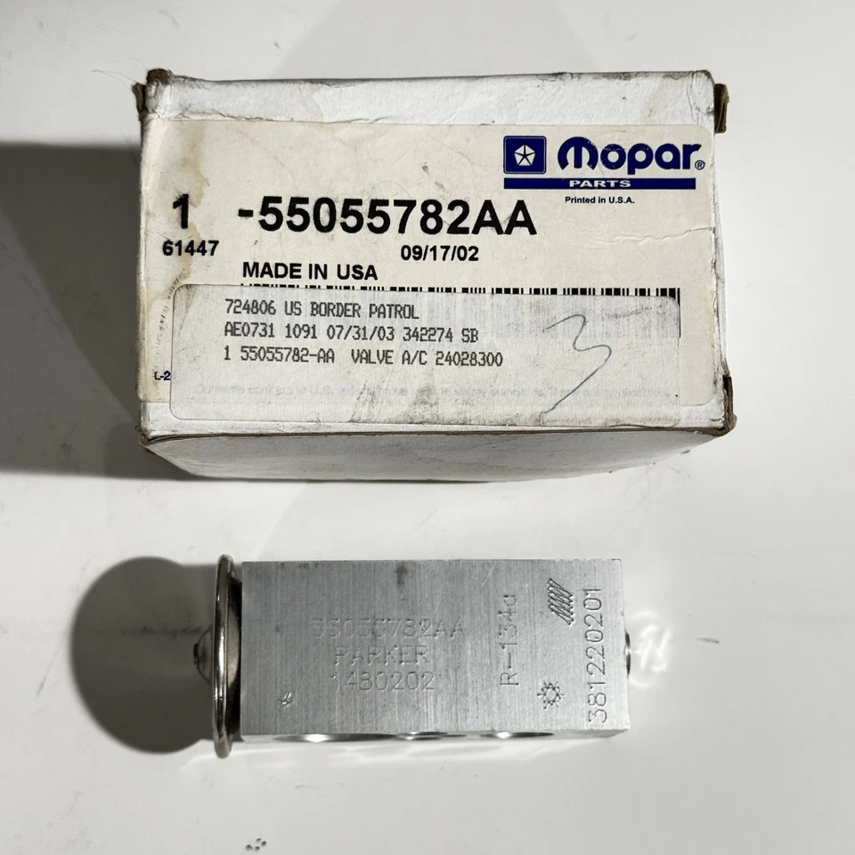 Válvula de expansión de CA Mopar OEM para Dodge B1500 B2500 B3500 Ram 1500 Van 55055782AA Foto 1 de 3