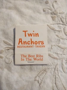 Twin Anchors Restaurant Tavern CHICAGO 1655 N. Sedgwick Illinois FULL Matchbook - Picture 1 of 3