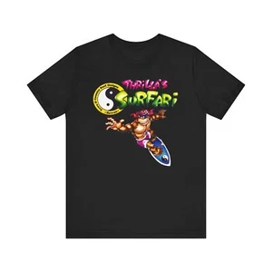 Town & Country Surf Designs Thrilla's Surfari Unisex Jersey Kurzarm T-Shirt - Bild 1 von 43