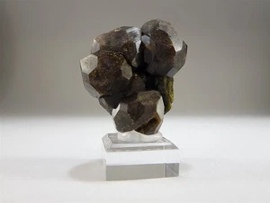Racimo de cristal de andradita verde afilado y granate grueso #23 - Imagen 1 de 7