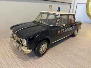 MODELLINO ALFA ROMEO GIULIA SUPER DEI CARABINIERI DELLA HACHETTE SCALA 1:8 - Foto 1 di 23