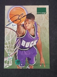 1996-97 SKYBOX PREMIUM RAY ALLEN (ROOKIE EMERALD AUTOGRAPH) #E1 MILWAUKEE BUCKS - Picture 1 of 2