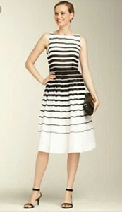 TALBOTS FIT AND FLARE SCHWARZ-WEISSES PLISSEEKLEID Größe 20W - Bild 1 von 3
