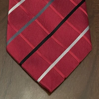 Donald J. Trump Signature Collection Hecho a Mano Rojo 100% Seda Hecho en China  Foto 1 de 4