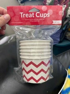 White & Red Pattern 6Pk Treat Cups 9 Fl oz. New!!! - Picture 1 of 1