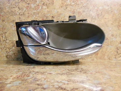 INFINITI I30 LEFT DRIVER SIDE FRONT REAR DOOR INNER INTERIOR HANDLE SAGE - Image 1 of 4