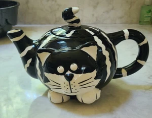Chester The Black & White Striped Cat Ceramic Teapot burton + BURTON ©2005 - Picture 1 of 7