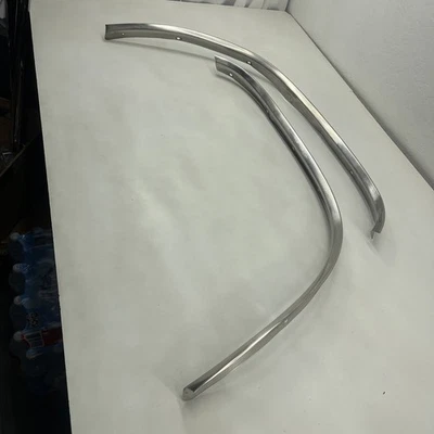 Pontiac Bonneville Catalina Ventura L&R 1965 66 molduras de labios de rueda delantera o5 Foto 1 de 4