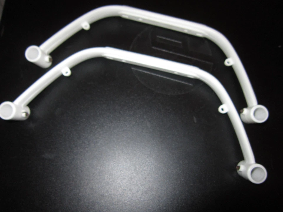 Hirobo Shuttle pair of skid legs  0402-530  used but in good condition - Image 1 of 1