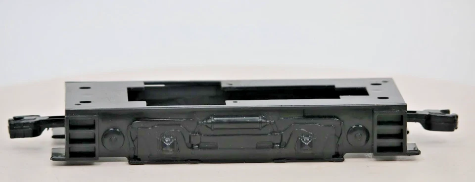 Lionel Postwar #41 Army Switcher O/O27 Locomotive Chassis Frame Only w/ Couplers - Image 1 of 4