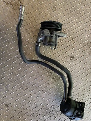 2010 BMW 328I E90 328 I Power Steering Pump Fluid Reservoir Tank Assembly - Image 1 of 4