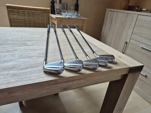Golfschläger Herren Eisen Set Rechtshänder TailorMade 4 Wochen alt, 1x benutzt - Bild 1 von 5