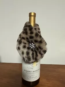 Faux Fur Stole Wine Bottle Collar / Cuff with Rhinestone Flower Button - Picture 1 of 9