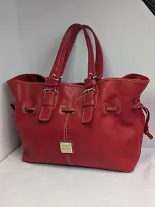 Dooney & Bourke Chiara große Schultertasche Pebbled Leder rot Kordelzug - Bild 1 von 22
