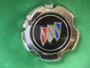 14102429 GM PC7 STYLED WHEEL CENTER CAP TRI-SHIELD BUICK EMBLEM 1988-1992 REGAL - Picture 1 of 1