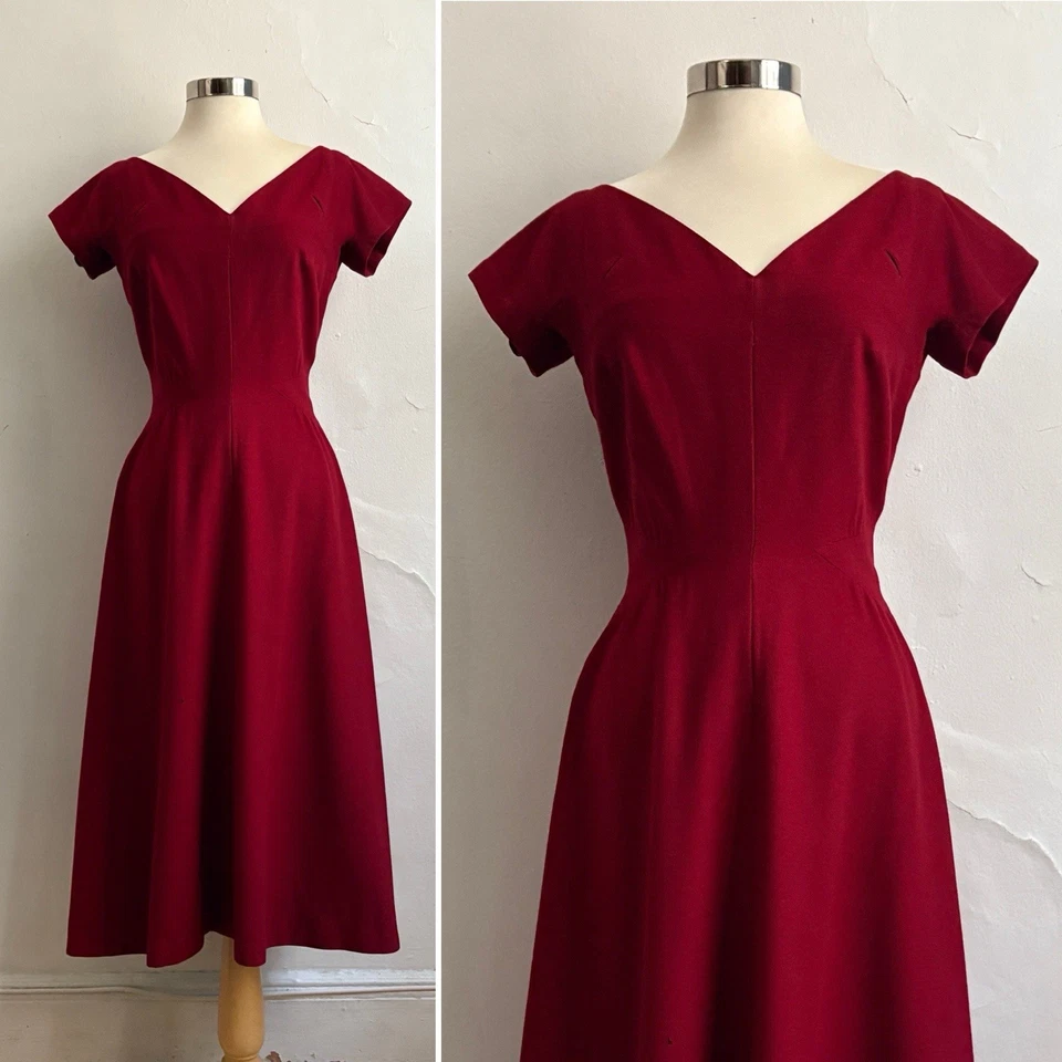 Vestido de Diseñador Pauline Trigere Pequeño Vino Tinto Ajuste y Acampanado Años 50 De Colección Foto 1 de 4