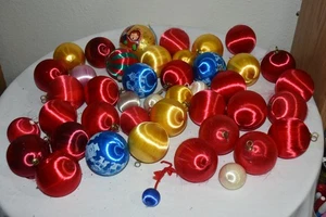 44 verschiedene Satin WEIHNACHTEN RUND MID CENTURY ORNAMENTE VIKTORIANISCH! Pixie+ - Bild 1 von 7