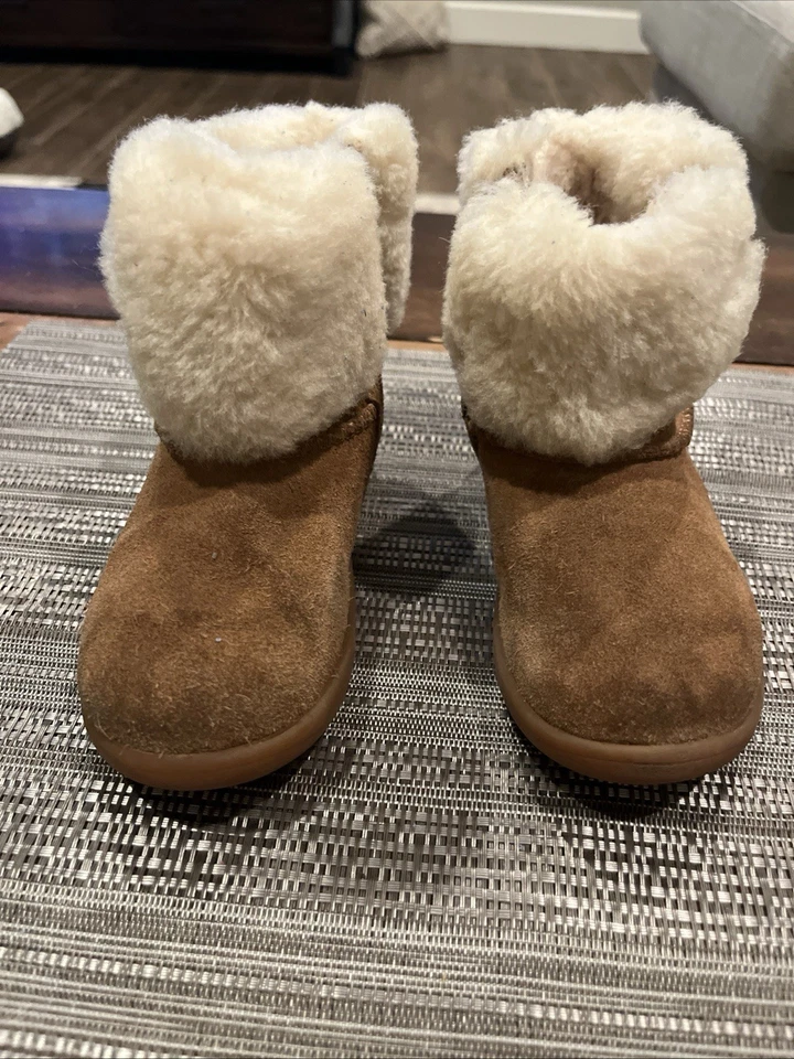 UGG Australia Ramona Boots Chestnut  Girls Toddler Size 9 S/N 1095571T - Image 1 of 4