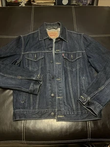 Levi's Dark Denim Jacket Trucker Blue Jean Button Up Pockets Men’s Size M - Picture 1 of 7