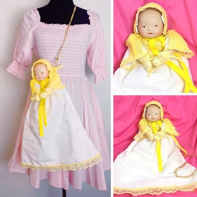 Bolso sin asas cruzado de encaje amarillo blanco muñeca bebé Grace Putnam Bye-Lo vintage Foto 1 de 4